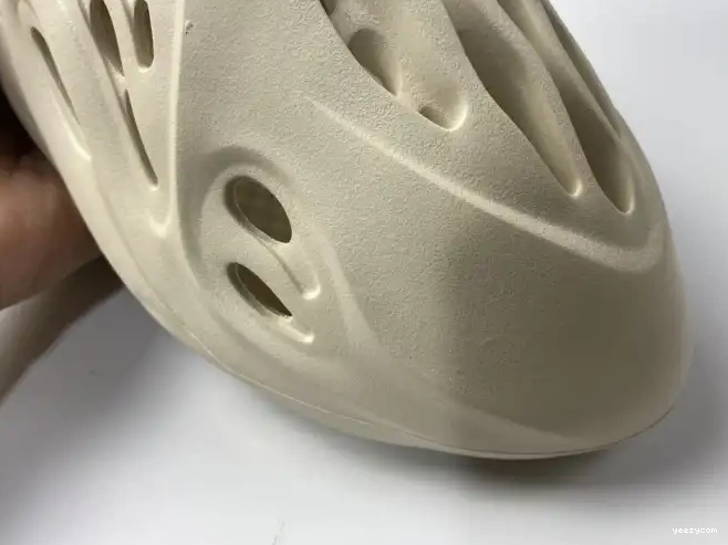 Sand FY4567 Yeezy Foam RNNR Adidas 0501